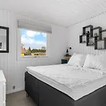 Bjart - 150m From The Sea By Interhome