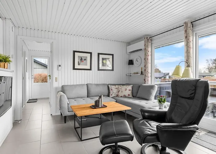 Bjart - 150m From The Sea By Interhome Feriehus