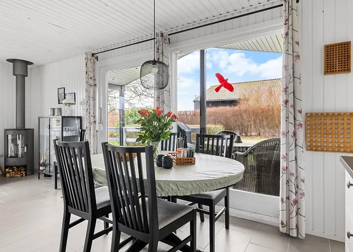 Bjart - 150m From The Sea By Interhome Feriehus *